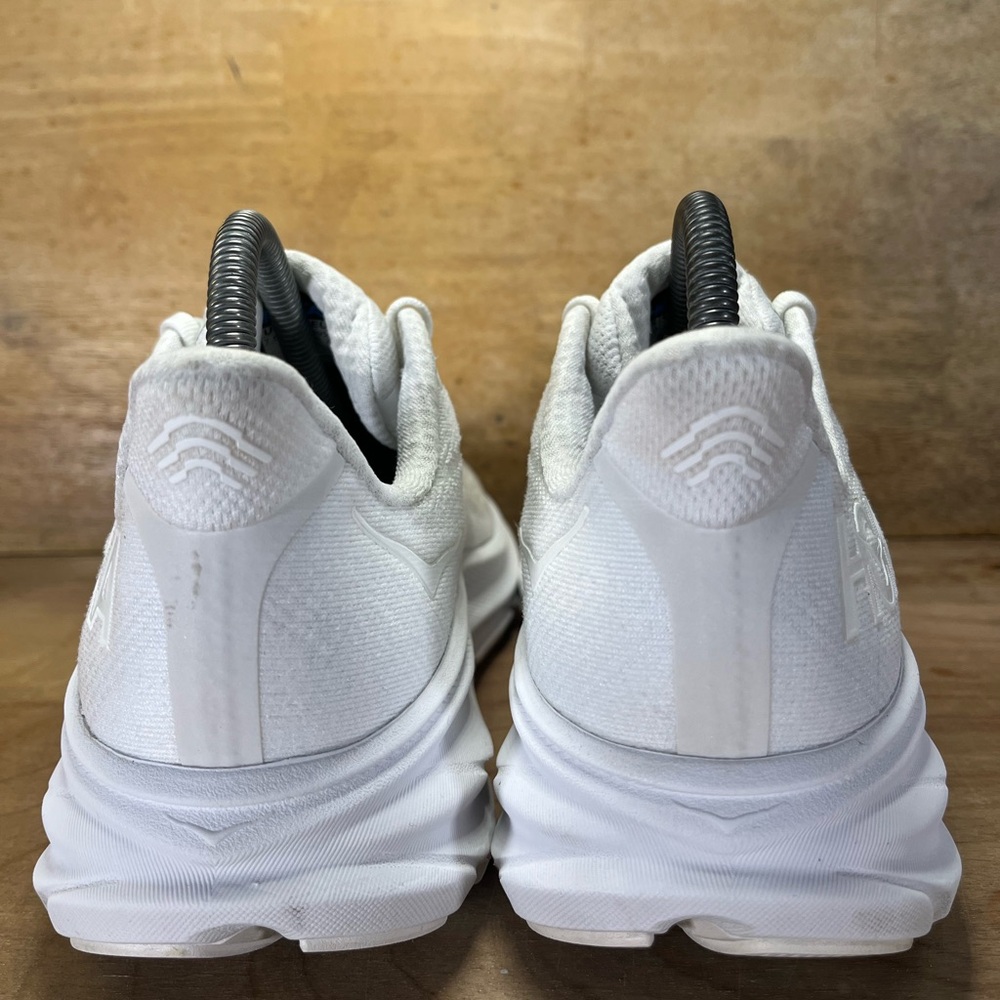 Hoka One One Clifton 9 REFLECTIVE Womens Size 7.5 Running Shoes Sneakers White - Picture 5 of 12